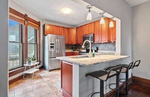 Victorian Village Condo | Unwind and relax in this idyllic Short North hangout.