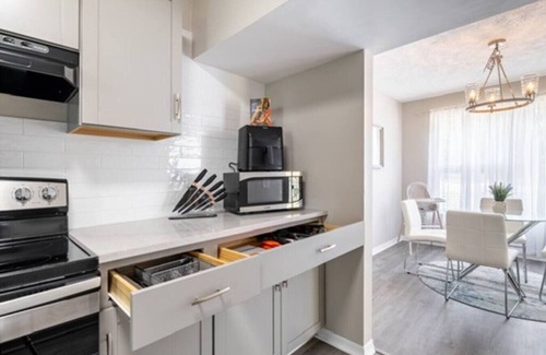 Westside House | Unwind Cottage | Furnished 3BR | Pet-Friendly | Midterm Rental | Yard + Patio