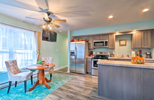 Brodheadsville Cottage | Unwind Fireside! Poconos Cottage 12 Mi to Slopes