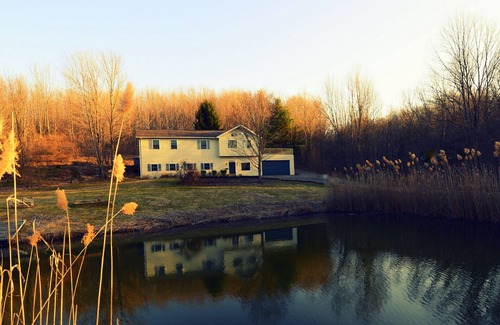 Bloomfield House | Unwind in Bristol, NY