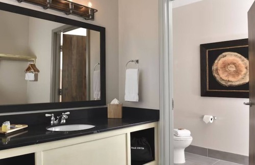 Broken Arrow Hotel | Unwind in Style: Broken Arrow Suite with Free Hot Breakfast | 2 Units