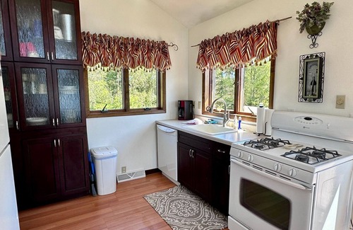 Loretto House | UP Lake Home with access to 3 lakes - fish, swim, relax!