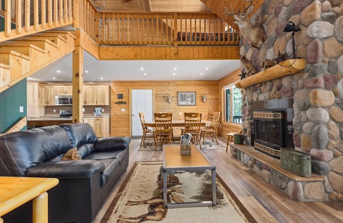 Emily House | Up North Majestic Pines Retreat Lodge on Mary Lake, Emily MN