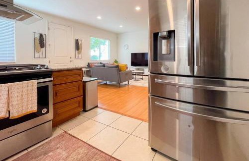 Ontario Apartment | Up to 20% off weekly stay 3BR 2.5 miles to airport
