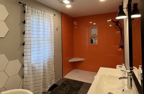 Marquette House | Updated 3 bedroom in the heart of Madison