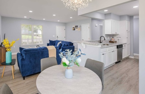 Charlotte House | Updated 3BR - 1 Min to Music Factory