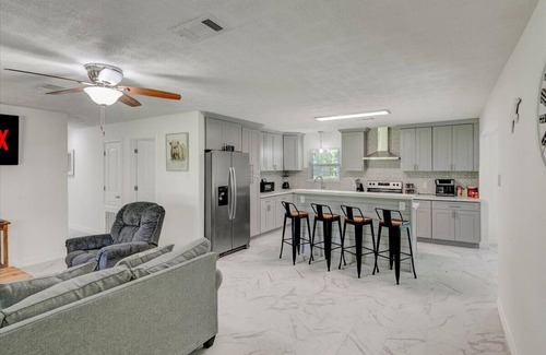 Lakeview  Jefferson County House | Updated 4 bedroom home in Oragnefield