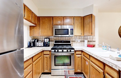 Cottonwood Heights House | Updated Condo w/Private Hot Tub, Mountain Views, & Gas Grill - Close to Skiing