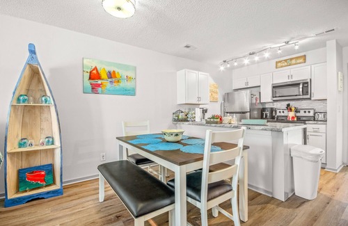 Little River Condo | Updated condo with on-site pool, tennis AC, & W/D - near golf/beach