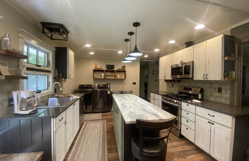 Lake Cottage | updated cottage & nearly and acre of land peace & quiet.stars abound!