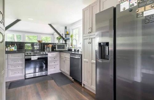 Tillson House | Updated Country Home in New Paltz. New 600+ sq ft deck!