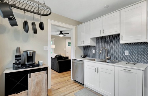 Bloomington House | Updated cozy 2 Bedroom