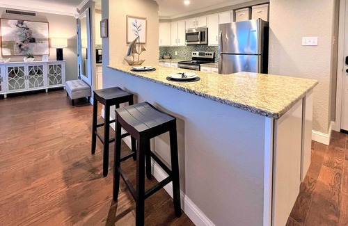 Mid America Condo | Updated ‘Lake Daze’ Condo w/Amazing Pool!