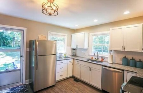 Lindley Park House | Updated Lindley Park Hideaway, Heart of Greensboro