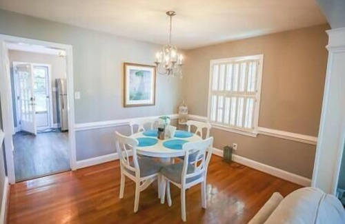 Lindley Park House | Updated Lindley Park Hideaway, Heart of Greensboro
