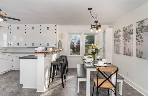 Dickson Other | Updated Modern Farmhouse Near Downtown Dickson!