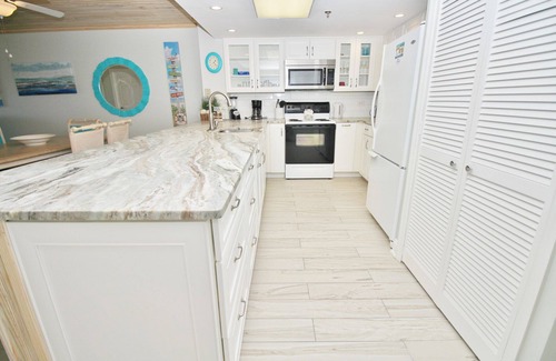 Bethune Beach Condo | 🌊Updated Oceanfront Condo-Chadham by the Sea 119🌊