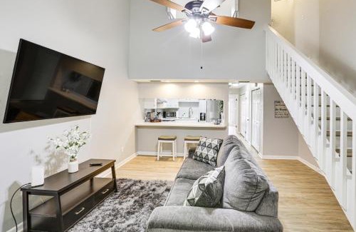 Tallahassee House | Updated Tallahassee Townhome 3 Mi to Downtown!