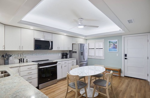 Sanibel Apartment | Upgraded Walk Out Residence at Pointe Santo- Resort Amenities and Gulf Views!