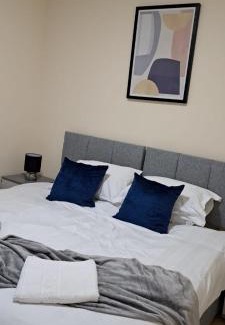 Tooting House | Upper Tooting Road