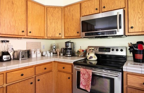 Bardstown House | Upscale 1 STORY 3 Bd 2 Ba on BOURBON TRAIL Close to Town 4 Beds/3 XL Beds + Q/S
