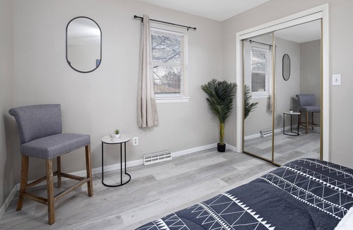 Brookline Station Apartment | ✵ Upscale 2BR/2BA Apt - South Springfield ✵