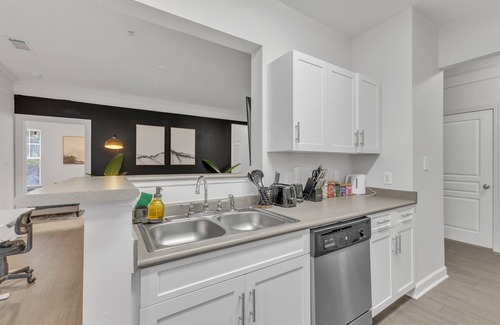 Southwest Raleigh Apartment | Upscale 2BR Suite Mins Downtown Raleigh