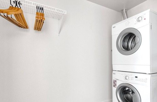 West Woodland Apartment | Upscale Ballard 2BR w/ BBQ, Lounge & W/D, onsite retail, by Blueground