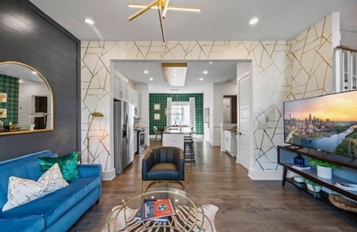 Nashville House | Upscale & Cool - Walk to Bars - Mins. to Broadway