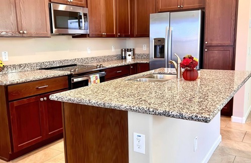 Maricopa County House | Upscale Desert Home - Golf, Pool, Dining & Hot Tub