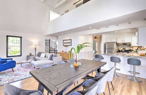 Northwest Harbor House | Upscale Hamptons Home: 1 Mi to Sammys Beach!