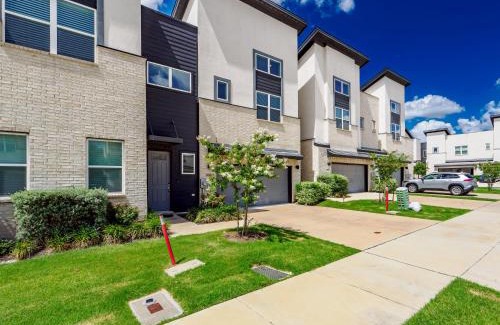 Irving House | Upscale Irving Townhome