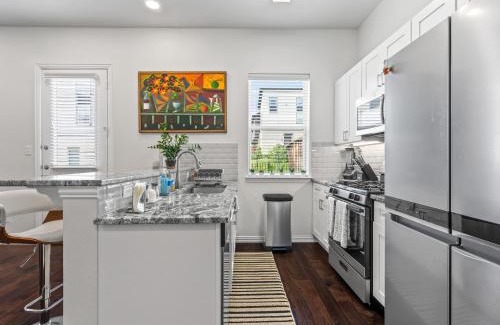 Irving House | Upscale Irving Townhome