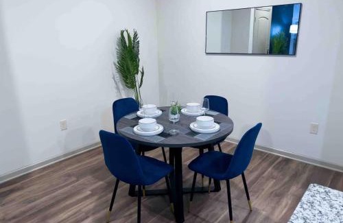 Charlotte Apartment | Upscale King 3 Bed Suite to Uptown Charlotte