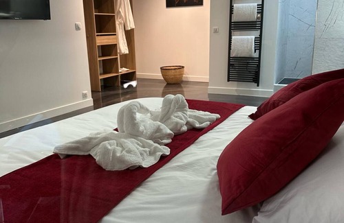 Champigny-sur-Marne Apartment | Upscale loft with Jacuzzi