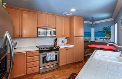 Avalon Villa | Upscale, Spacious & Newer Tuscan Inspired 2 Bedroom 2.5 Bath. Great Reviews.