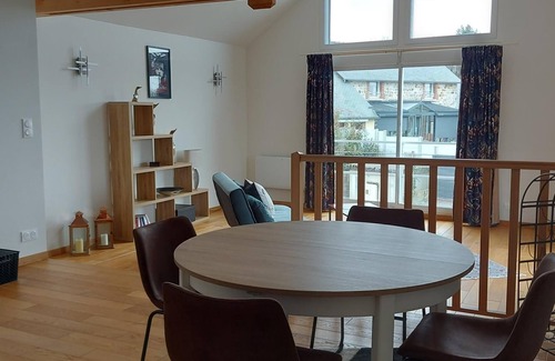 Mortain House | Upside Down ,cosy one bedroomed gite ,10 minutes walk into town/countryside.
