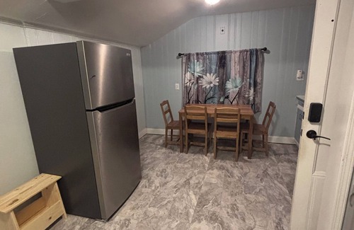 Wayne County Apartment | Upstairs 420 friendly lady aurora themed 1 bedroom apartment.