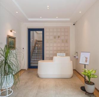 Phra Nakhon Hotel | Upstairs at Ton Ton