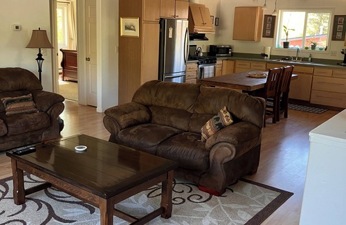 Huffman - O' Malley House | Upstairs get-a-way in quiet South Anchorage neighborhood