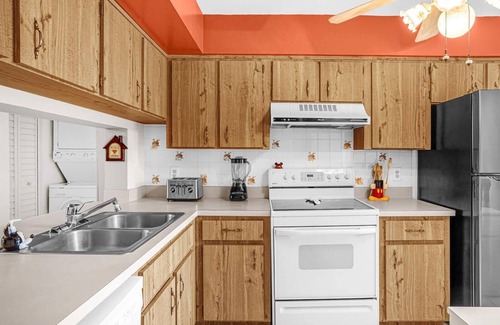 Ventura Apartment | Upstay 2BR Golfer's Retreat w Patio—Ventura Resort