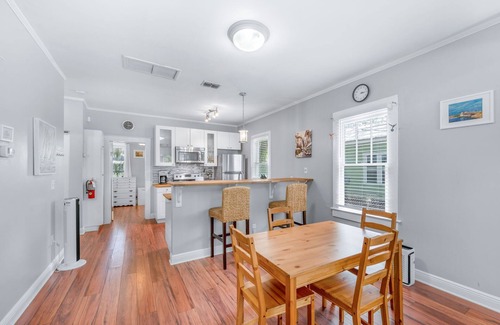 St. Augustine House | Uptown Escape – Sleeps 6, Pet & Family Friendly