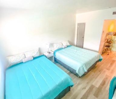 Crescent Lake Hotel | Uptown Inn & Suites