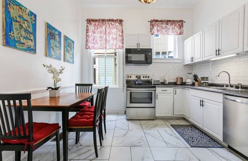 Freret House | Uptown Spacious 4BD/3BA with Historic Charm