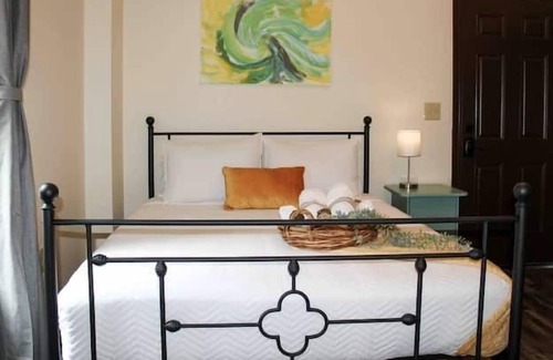 Harrisburg - Hershey House | Uptown Suite B | Central Location | Free Parking