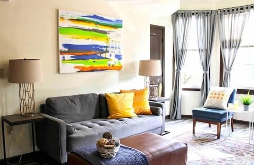 Harrisburg - Hershey House | Uptown Suite B | Central Location | Free Parking