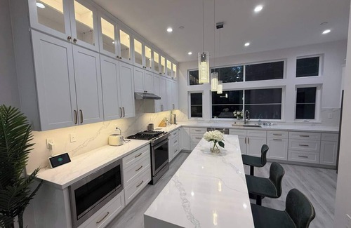 Poverty Ridge House | Uptown!