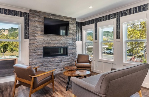 Calistoga Hotel | UpValley Inn & Hot Springs Napa Valley, an Ascend Collection Hotel