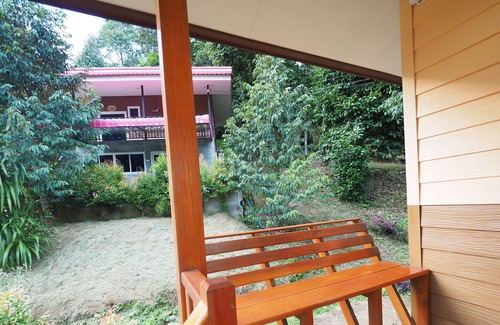 Lan Saka Hotel | Urawadee Homestay Khiri Wong