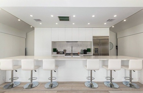 Garfield Condo | Urban Art Loft - Historic DT Phoenix-Chefs Kitchen